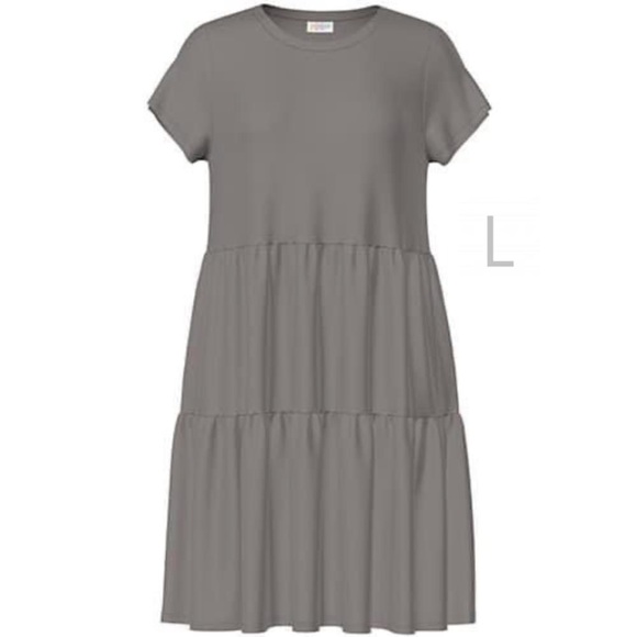LuLaRoe Dresses & Skirts - NWT LULAROE TIERED ARIEL DRESS